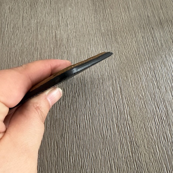 LV Phone Magnet Wallet In Reverse Monogram - Picture 3 of 4